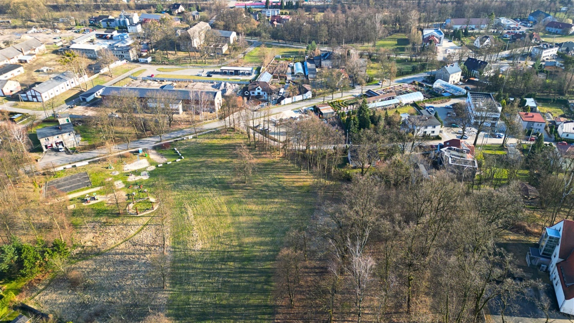 Działka na sprzedaż
